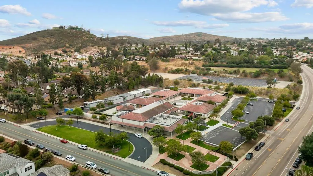 https://cdn.realtyfeed.com/cdn/127/306718798/79102dd7802a3911d7d8a57e75f483f3.webp