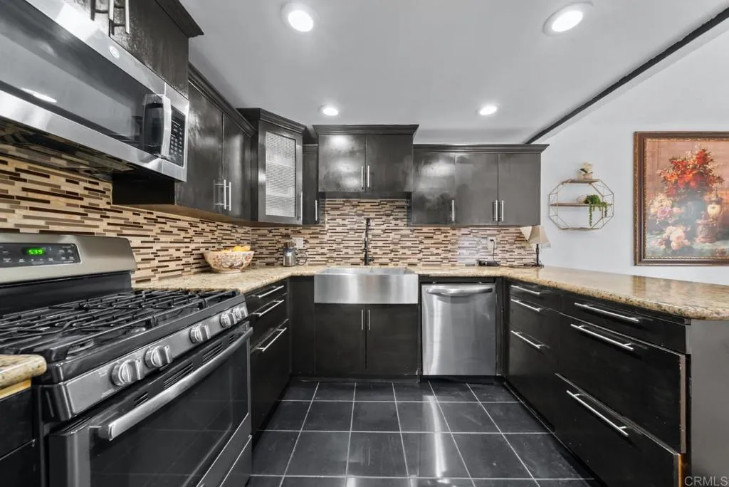 https://cdn.realtyfeed.com/cdn/127/306718798/a4b78abe2fa1318fe95dc20a448d9168.webp