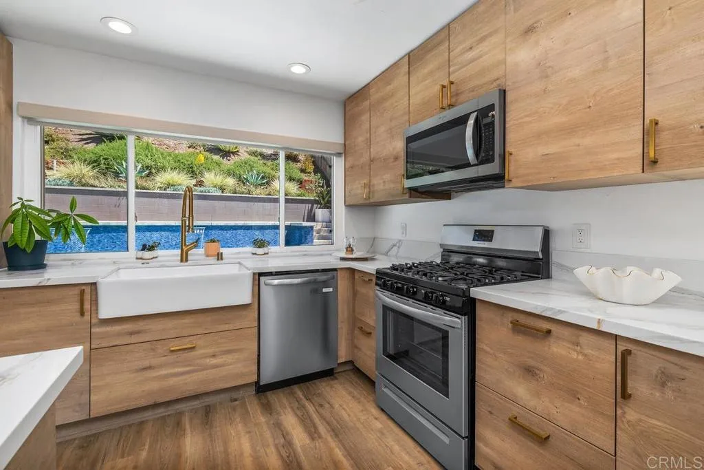 https://cdn.realtyfeed.com/cdn/127/306718805/2cee232260520cf23e446e17811e9760.webp