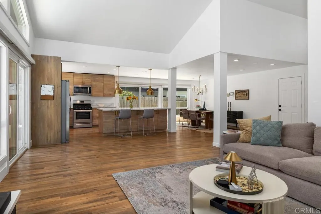 https://cdn.realtyfeed.com/cdn/127/306718805/69c5d5467d8008f7cc861be0ed9fbf1b.webp