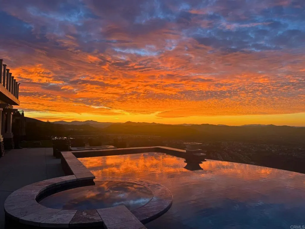 https://cdn.realtyfeed.com/cdn/127/306718807/8c06541df3e03c0fb936092c4953cbff.webp