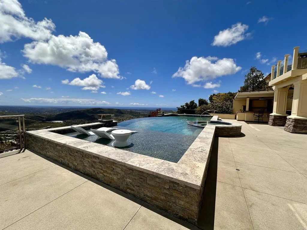 https://cdn.realtyfeed.com/cdn/127/306718807/a6ba339dd0bd54e67d92e0614aa5d6c8.webp