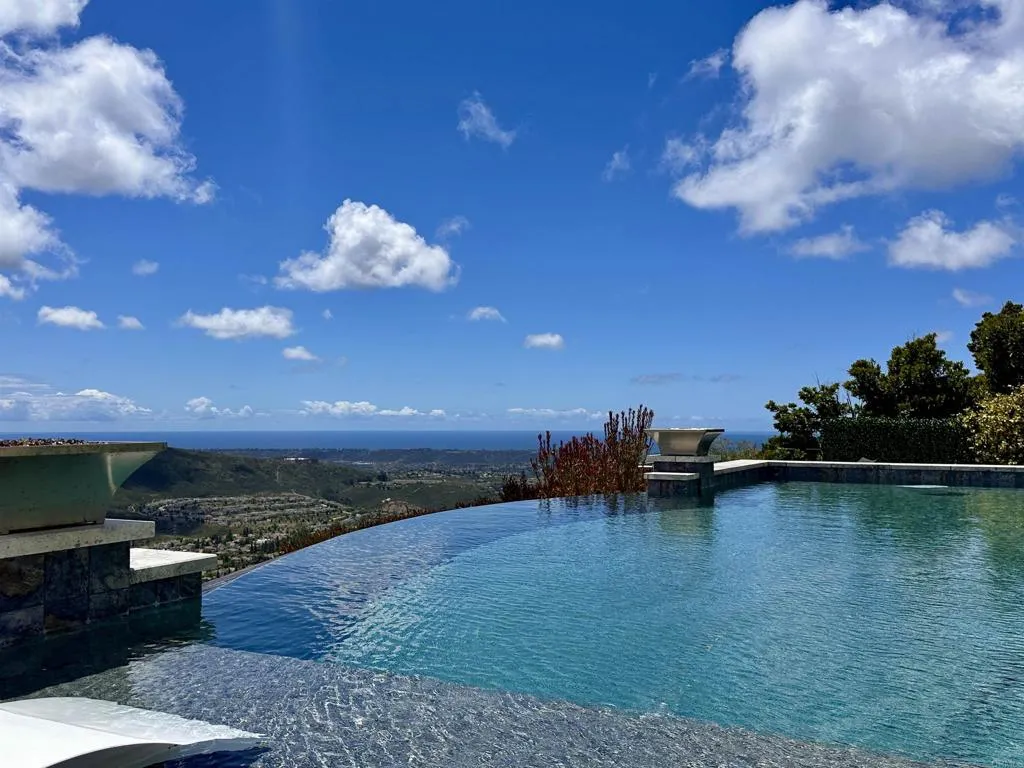 https://cdn.realtyfeed.com/cdn/127/306718807/aca32e4994b38a1bcf537587f2115bd3.webp