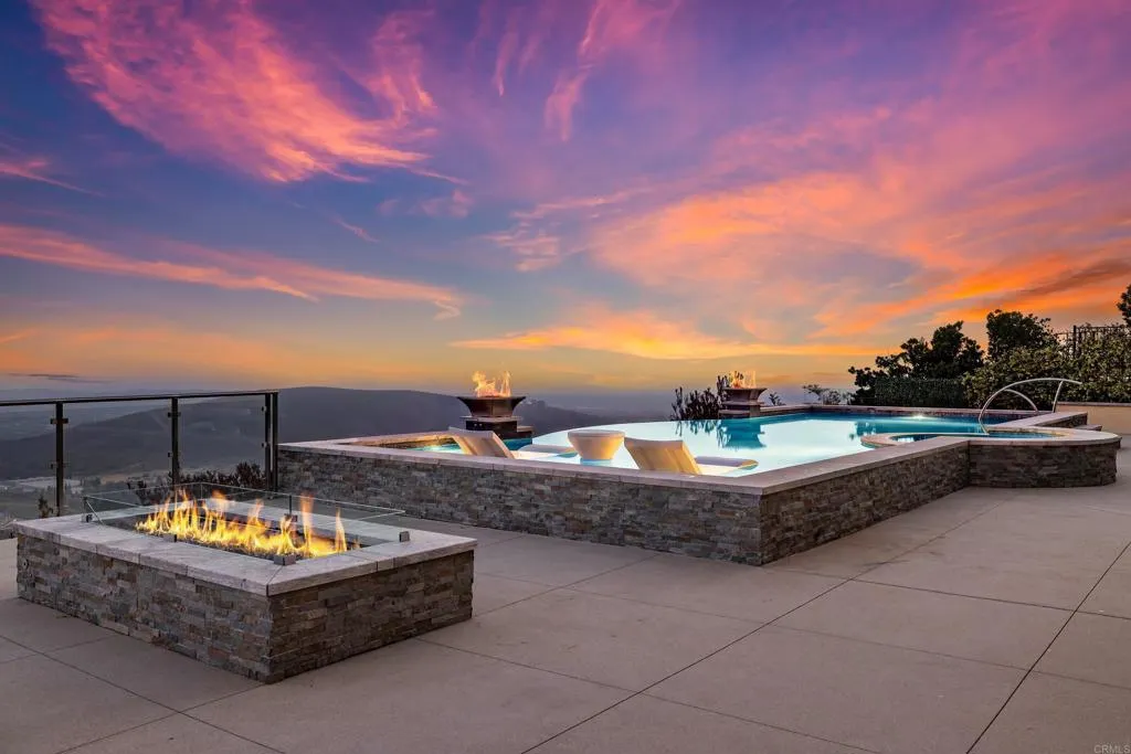 https://cdn.realtyfeed.com/cdn/127/306718807/ee51610e63d71ace243efe96353aa0f1.webp