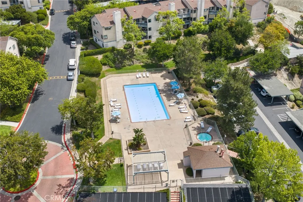 https://cdn.realtyfeed.com/cdn/127/306718828/49c3e1f2bd788d855bd9161f7c1da917.webp