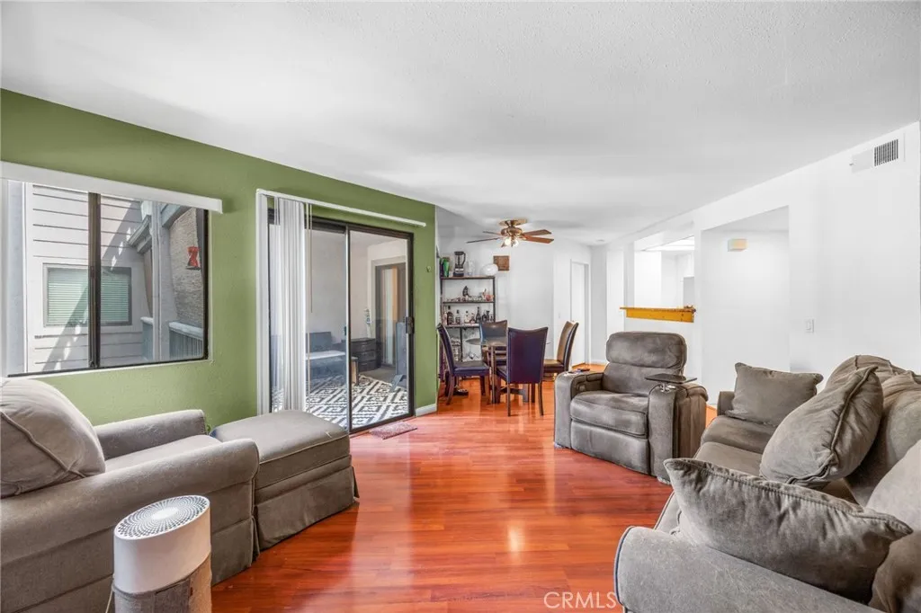 https://cdn.realtyfeed.com/cdn/127/306718828/4e57a3d3f8698113537586f46eae351a.webp