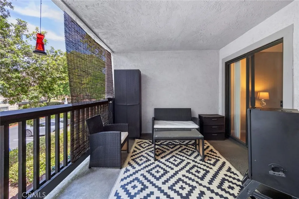 https://cdn.realtyfeed.com/cdn/127/306718828/59fa8a64521b62e1ea9fef54fc5c13fb.webp