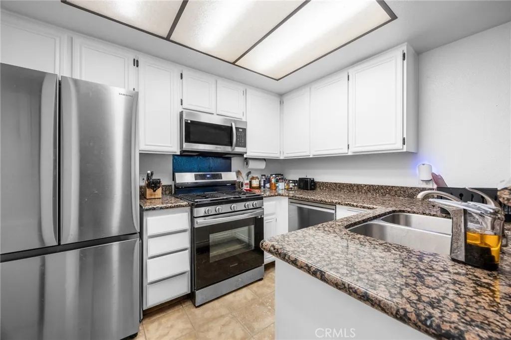 https://cdn.realtyfeed.com/cdn/127/306718828/bdbf20d2cb42b9755415c77c812bfa00.webp
