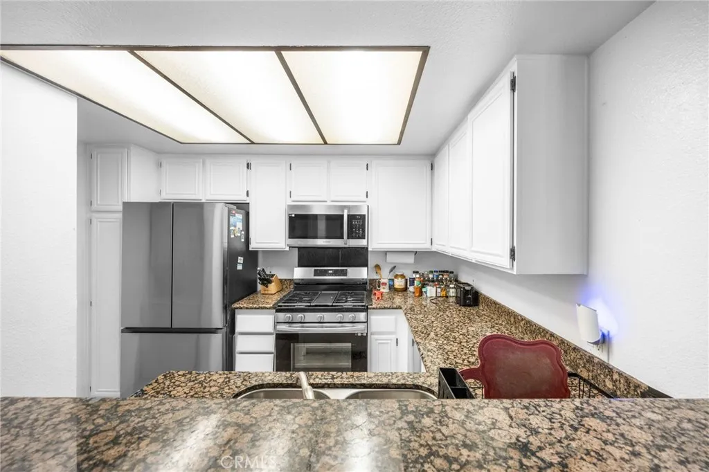 https://cdn.realtyfeed.com/cdn/127/306718828/de4d5e4b2cbc763367f96e940ebe6fae.webp