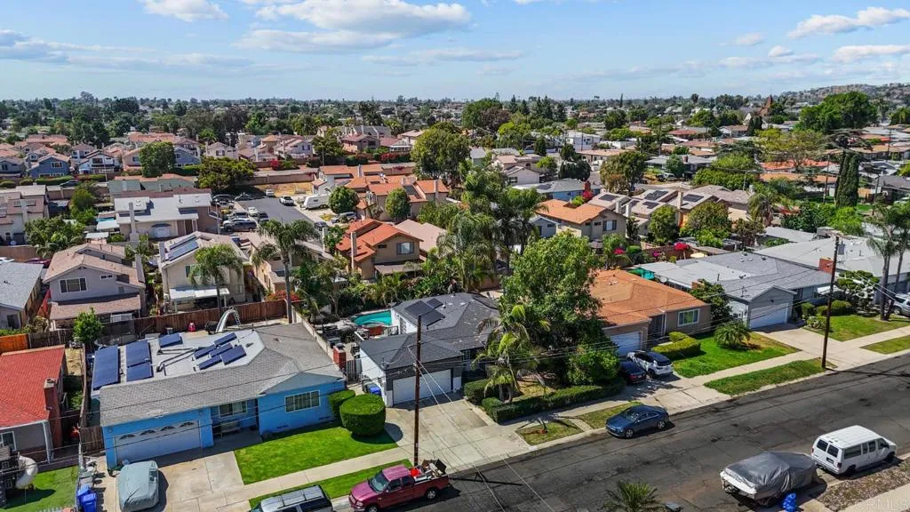 https://cdn.realtyfeed.com/cdn/127/306718897/32cdaf2090ca0c9213aee504441f12af.webp