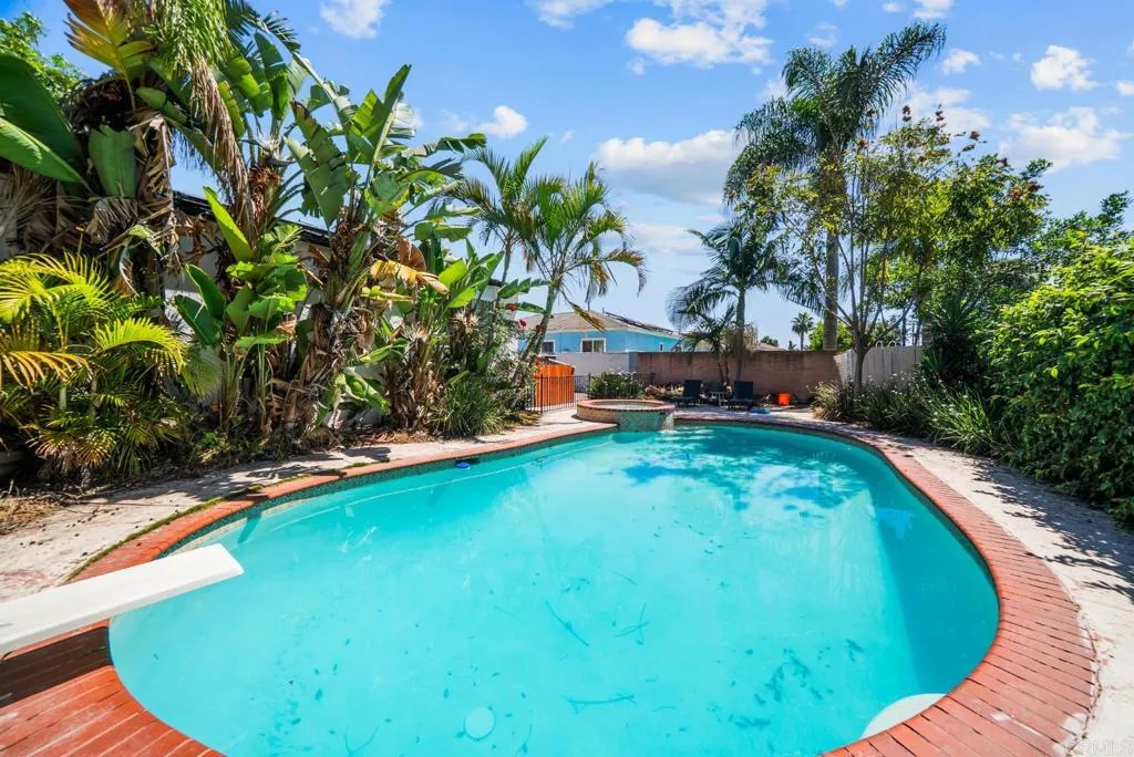 https://cdn.realtyfeed.com/cdn/127/306718897/9a35af87c76c9db4344af1ac917c1e7a.webp