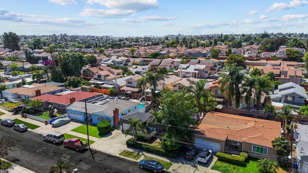 https://cdn.realtyfeed.com/cdn/127/306718897/a2bfcc3cfa5fac77100e9db649dab901.webp