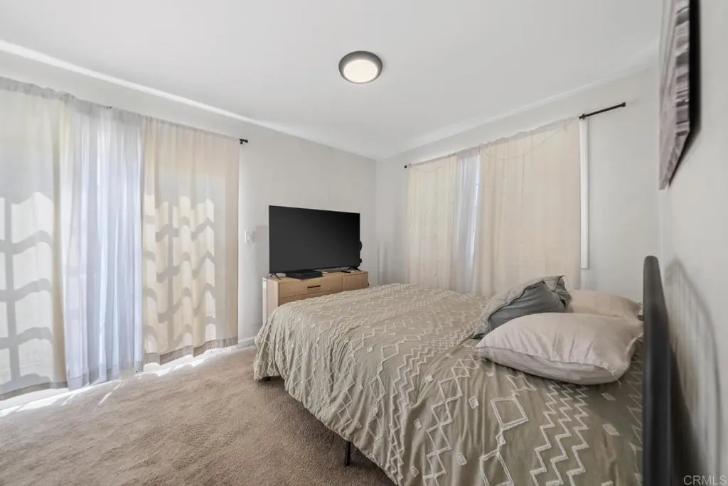 https://cdn.realtyfeed.com/cdn/127/306718897/ea12e24d0c2d8abca41988b1251f3373.webp