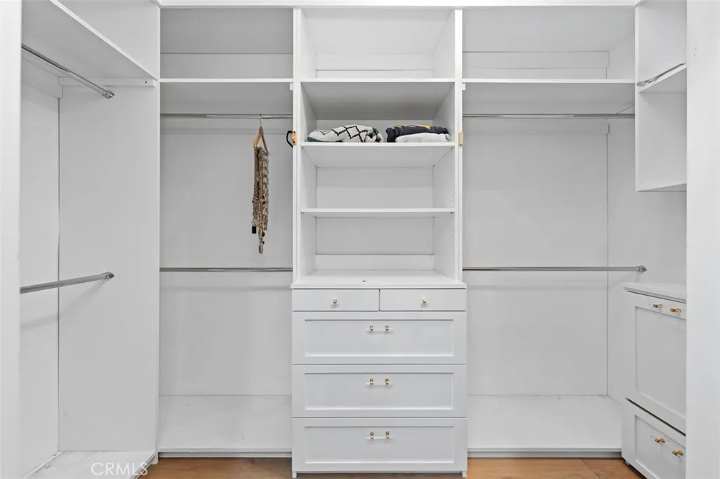 https://cdn.realtyfeed.com/cdn/127/306718928/0185ebce26d064ab6a65e8a046d43423.webp
