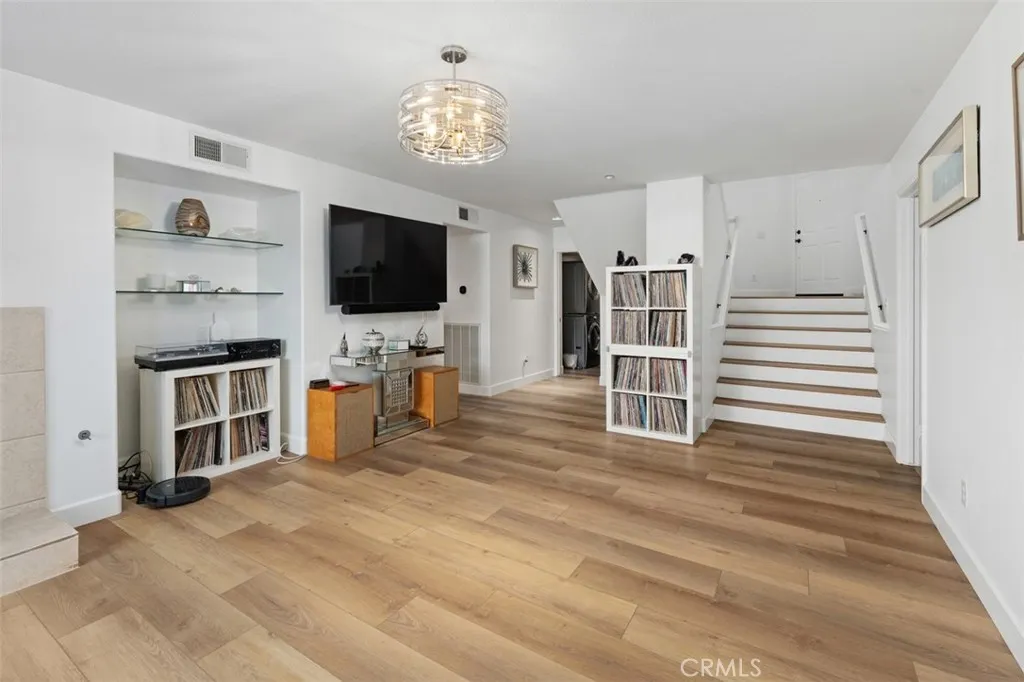 https://cdn.realtyfeed.com/cdn/127/306718928/02e50da8f03f45ed391f700a3fba40c5.webp