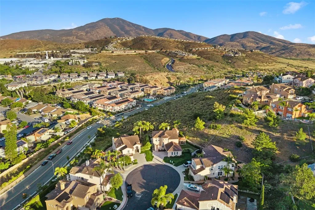 https://cdn.realtyfeed.com/cdn/127/306718928/9e74361134c9439ffdcfbfb3faa3b1f6.webp