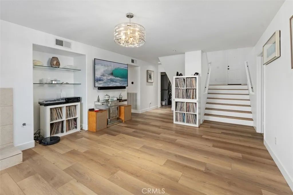 https://cdn.realtyfeed.com/cdn/127/306718928/b846ed0302d417f34deb71a1059cdbff.webp