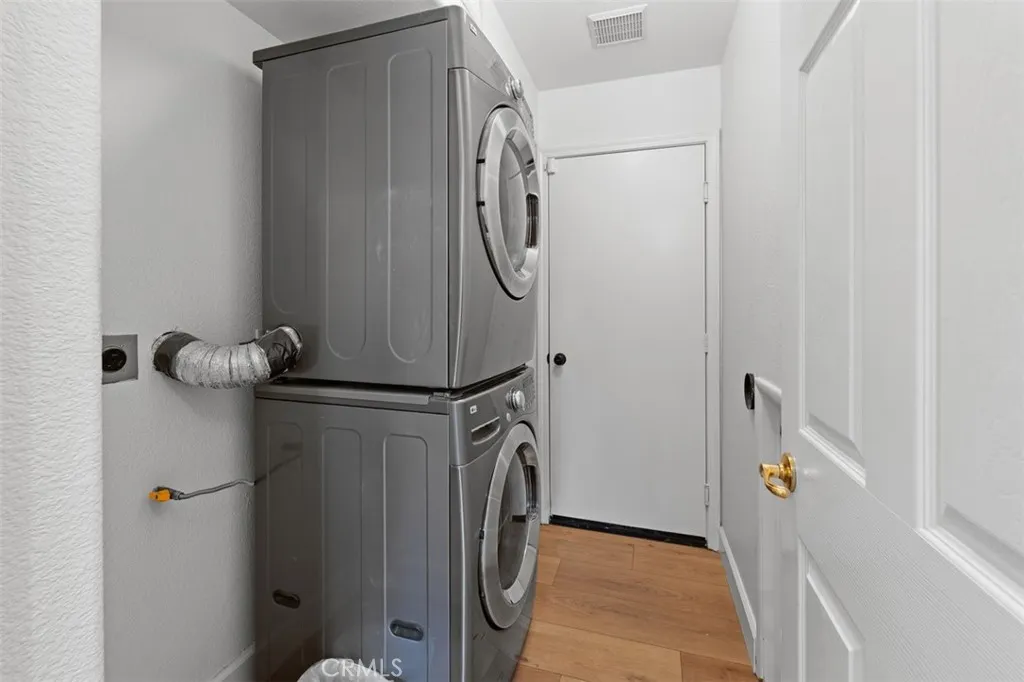 https://cdn.realtyfeed.com/cdn/127/306718928/ec57108b60f9e32fef7a1840e9ea8ab4.webp