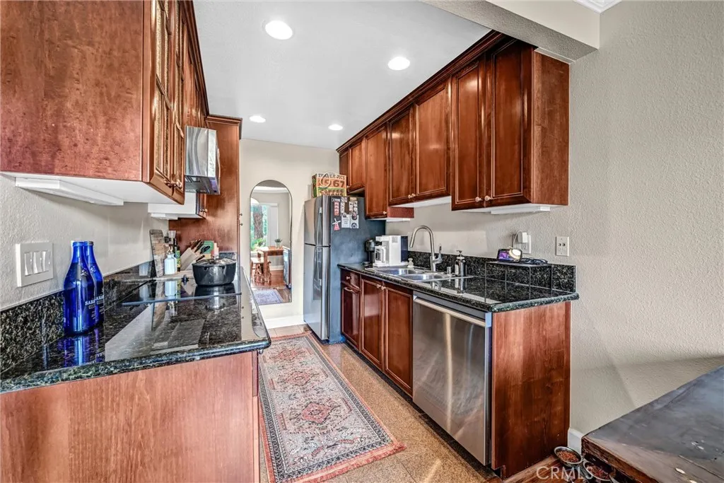 Photo #11: SW26101136 Listing: Photo #11