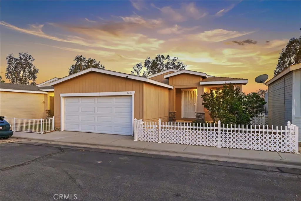 Rosamond, CA 93560