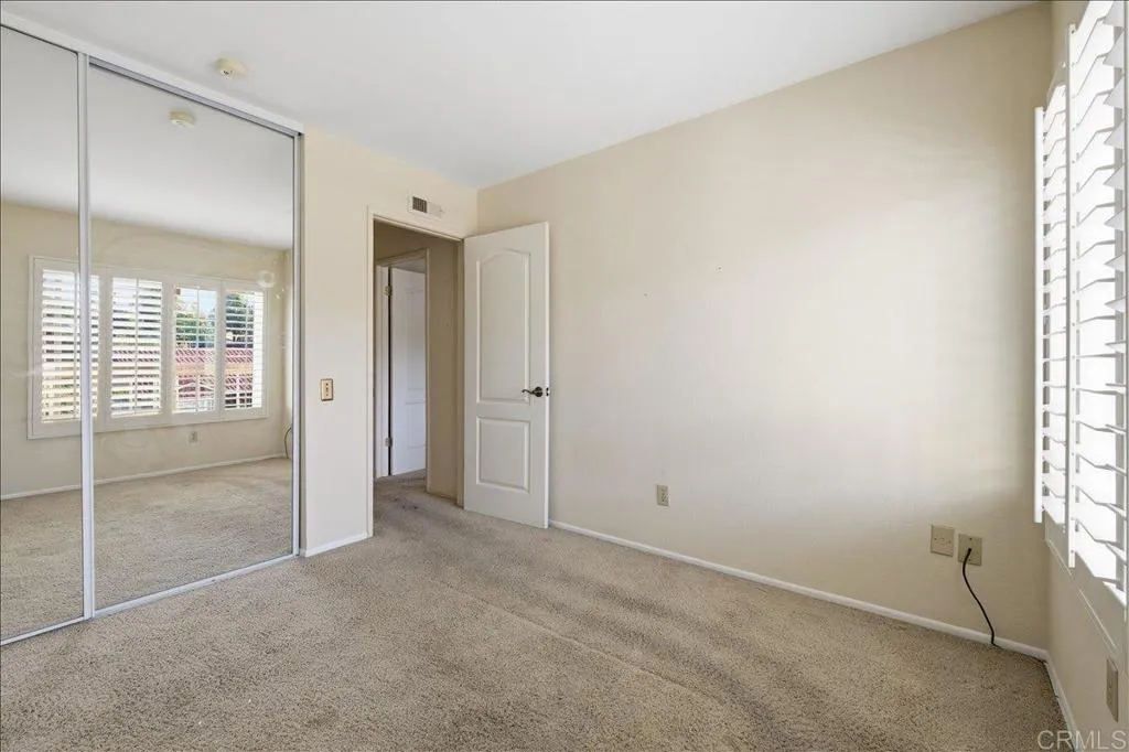 https://cdn.realtyfeed.com/cdn/127/306718965/23984663a4d2a3cb77ef761f10d319dd.webp