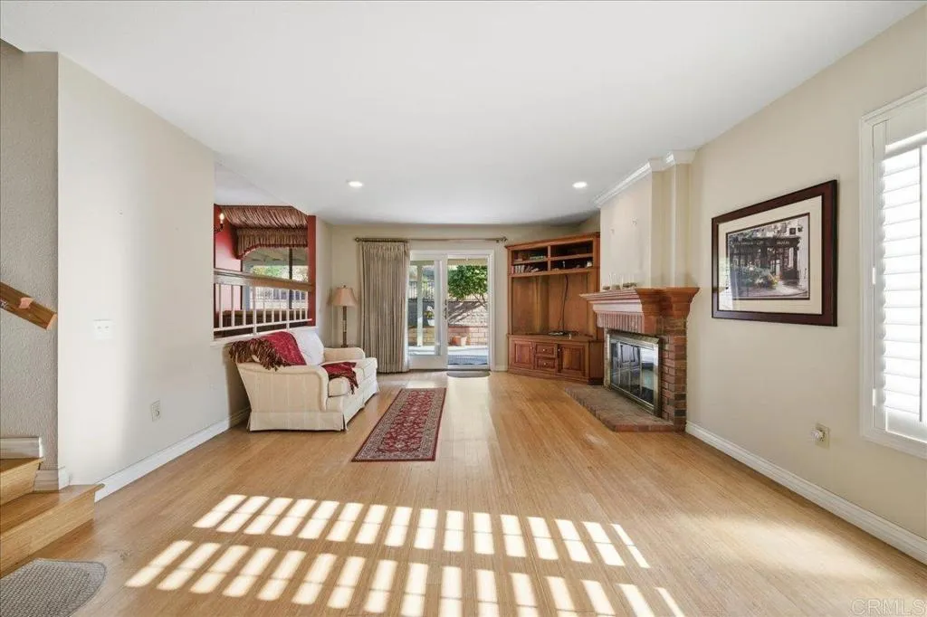 https://cdn.realtyfeed.com/cdn/127/306718965/40c963f1048b0e00bda34b2fb4f8197b.webp