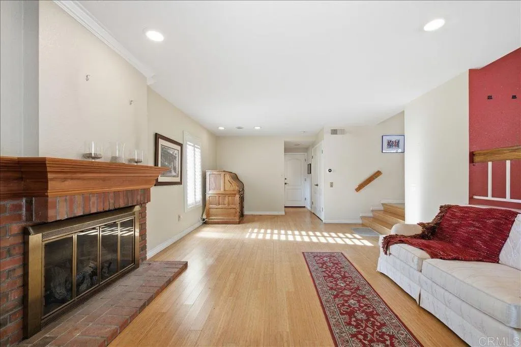 https://cdn.realtyfeed.com/cdn/127/306718965/8095c2e94d892ed3ba5d1aa0d09f8c8c.webp