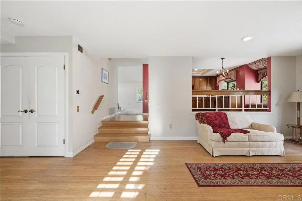 https://cdn.realtyfeed.com/cdn/127/306718965/818fad59b9c63a26857cfc96a623a276.webp