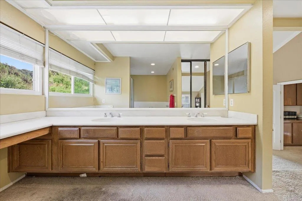 https://cdn.realtyfeed.com/cdn/127/306718965/9d5bb60878d766506d5e44021fb31db5.webp