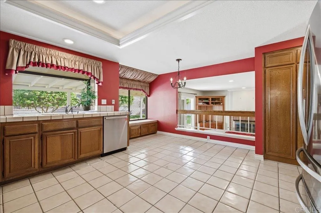https://cdn.realtyfeed.com/cdn/127/306718965/bd9e34ac70a63df02bc6f4f413ea0bb2.webp