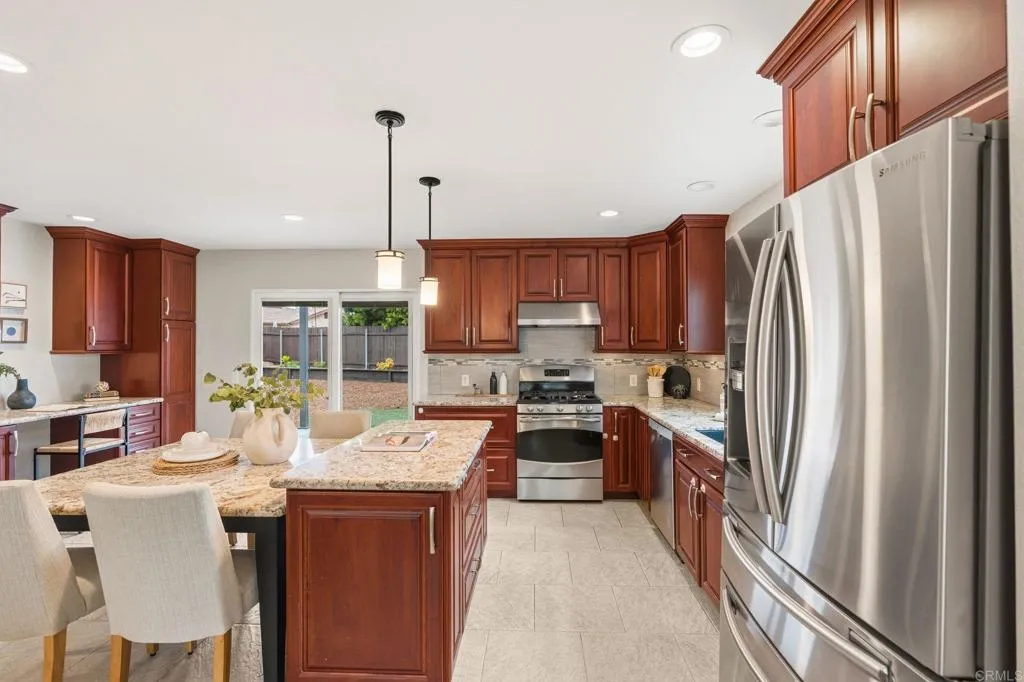 https://cdn.realtyfeed.com/cdn/127/306719027/55600efdcbbc4db291116b5f145d5c7e.webp