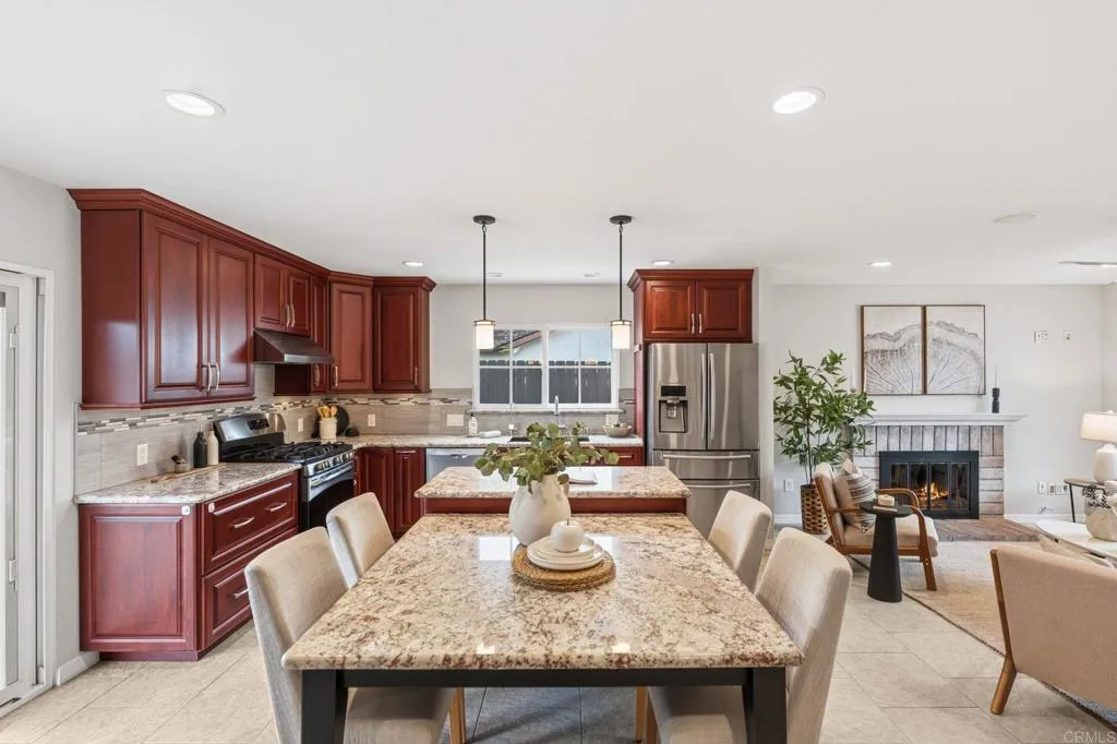 https://cdn.realtyfeed.com/cdn/127/306719027/c527347cf7abe42271466c991bf74e83.webp
