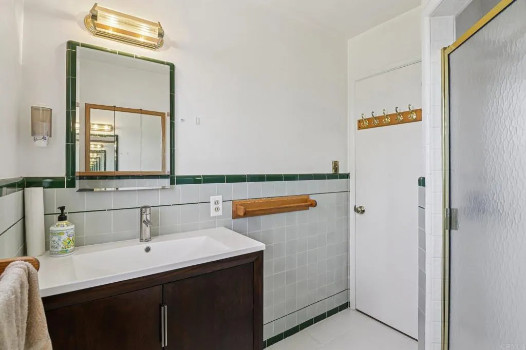 https://cdn.realtyfeed.com/cdn/127/306719047/75860d305d9a21da593ba1d8daa375e3.webp