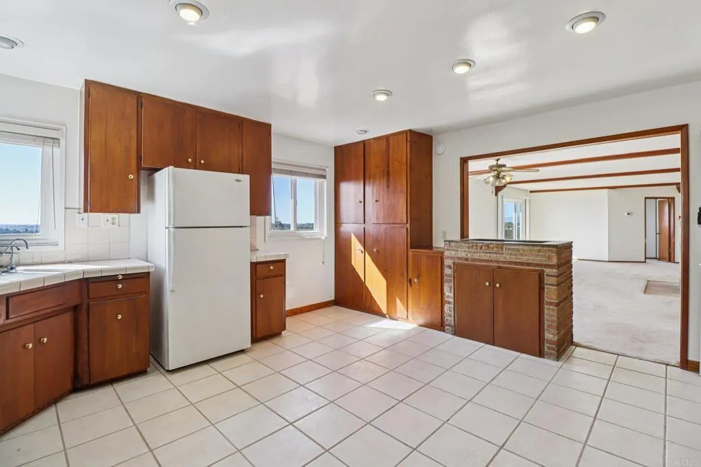 https://cdn.realtyfeed.com/cdn/127/306719047/816916d3ab10b484f2512ba5b9fae06f.webp