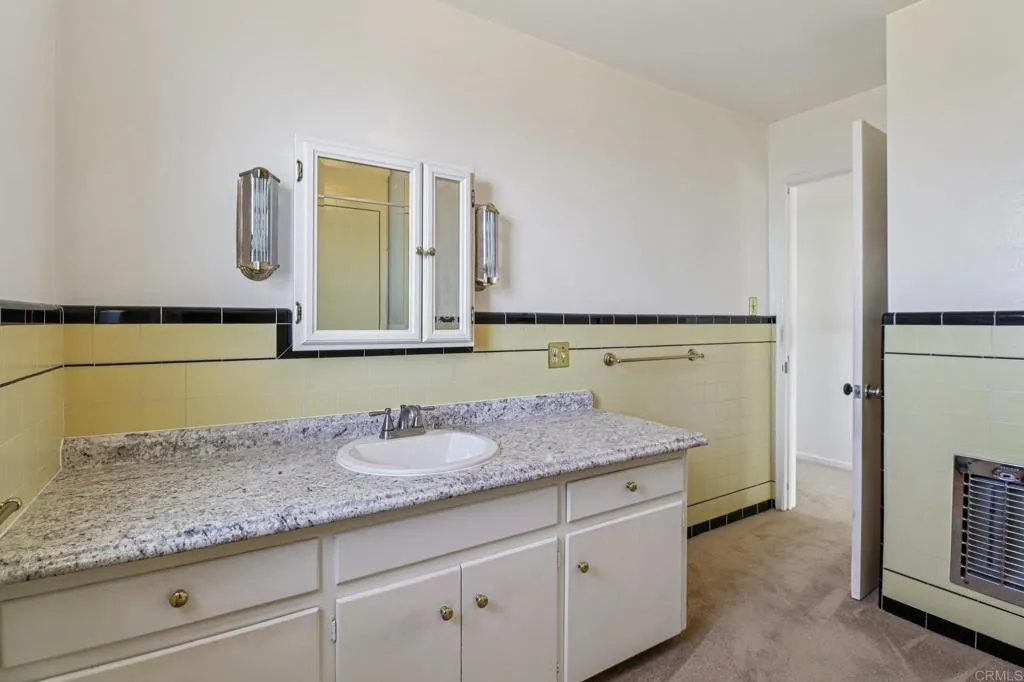 https://cdn.realtyfeed.com/cdn/127/306719047/989efac468fd3c30dc9404b73ae21dba.webp