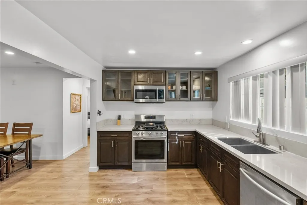7057 Middlesbury Ridge Circle Unit 1/2, Woodland Hills, CA 91307 - Photo 3 of 6, Woodland Hills, CA