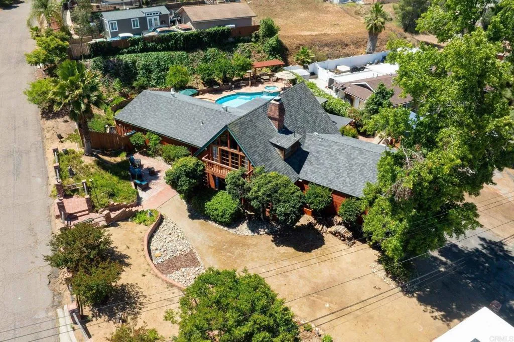 https://cdn.realtyfeed.com/cdn/127/306719083/b482ff876a0c25b48ba7b7b88c8ba73f.webp