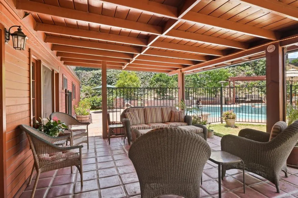 https://cdn.realtyfeed.com/cdn/127/306719083/ba76826a5e8176f16a659e4a051560ca.webp