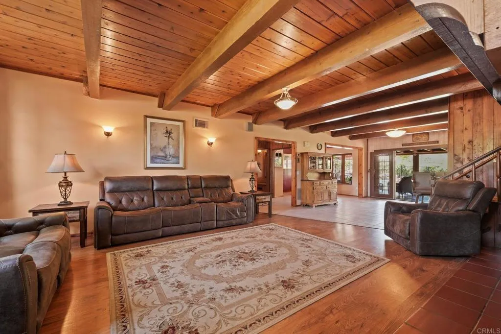 https://cdn.realtyfeed.com/cdn/127/306719083/e3c069fe5584fa02f76a600e46c1b7d4.webp