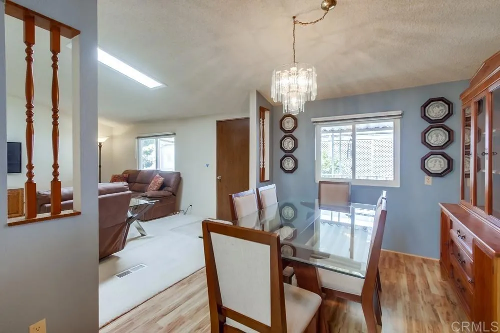 https://cdn.realtyfeed.com/cdn/127/306719111/11c5d8fe19b9a0e8769a6460f36d7c3d.webp
