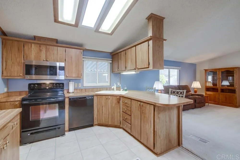 https://cdn.realtyfeed.com/cdn/127/306719111/2c92e783be9581ac713b76ad9903be22.webp