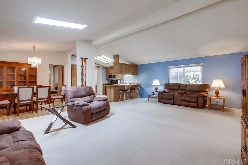 https://cdn.realtyfeed.com/cdn/127/306719111/a2c341cfa69596391b56ba24fd393064.webp
