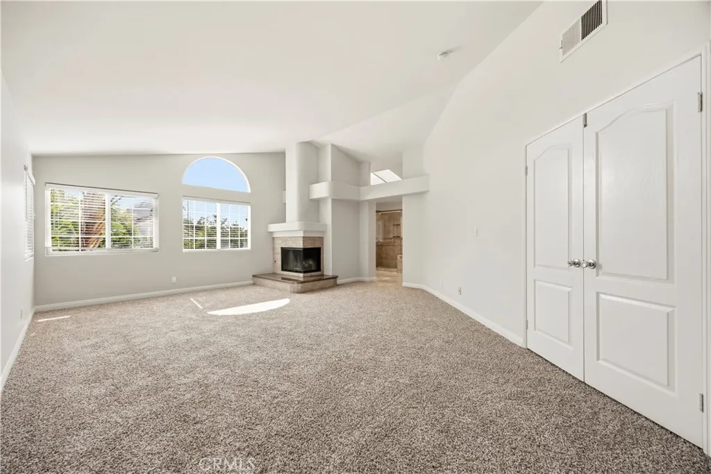 https://cdn.realtyfeed.com/cdn/127/306719191/47ae45893119cedee0ea6f6e4eea1e0c.webp