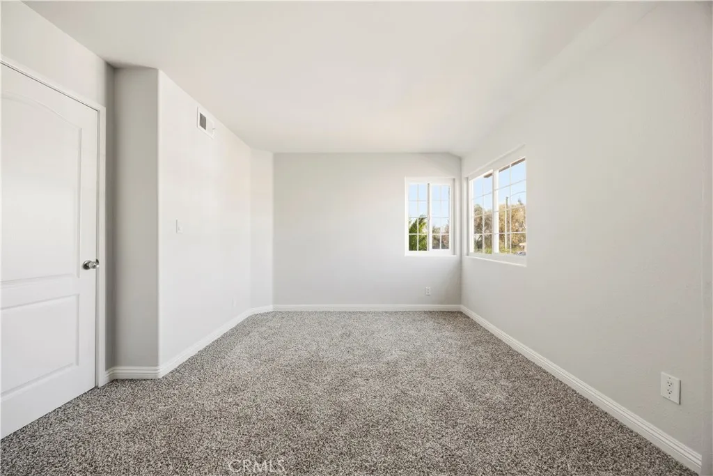 https://cdn.realtyfeed.com/cdn/127/306719191/b1c317c5033f423f9d520d078bd21149.webp
