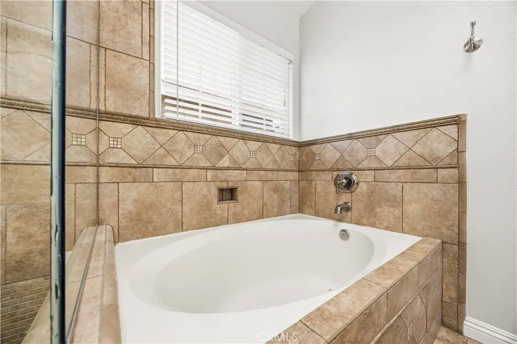 https://cdn.realtyfeed.com/cdn/127/306719191/ee4f465aa4f103a0118f8efcee9c9d55.webp