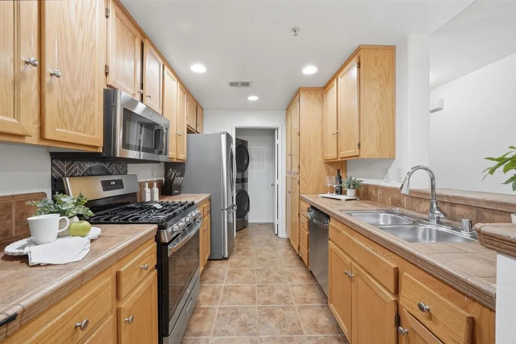 https://cdn.realtyfeed.com/cdn/127/306719196/9d31ee7f416c664108dacb99c57f8489.webp