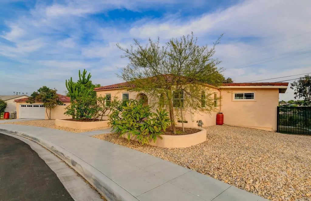 https://cdn.realtyfeed.com/cdn/127/306719200/743ac25fdb8f9998b1d79fb7c927ba2a.webp