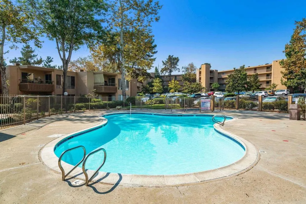 https://cdn.realtyfeed.com/cdn/127/306719208/020bf92349770de28f36100a1bd2d626.webp
