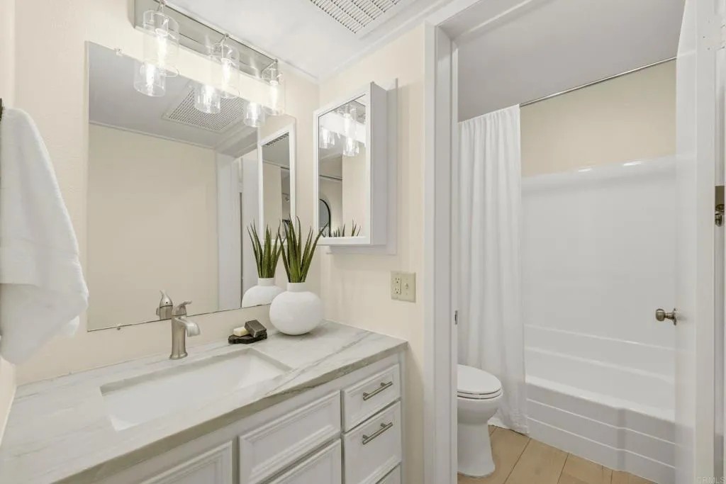 https://cdn.realtyfeed.com/cdn/127/306719208/1814c9adc4a7146660c03eb672a2caa9.webp