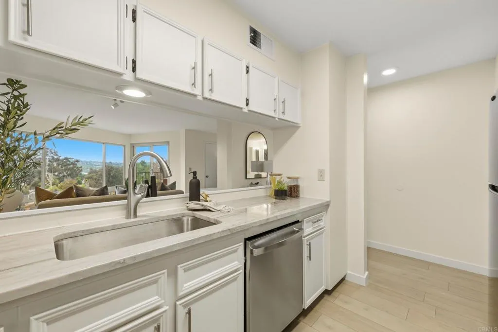 https://cdn.realtyfeed.com/cdn/127/306719208/2ffa446cd4b0aa7e7b8e1134b92047ae.webp
